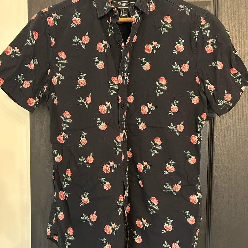 Forever 21 Black and Red Casual Button Down Shirt